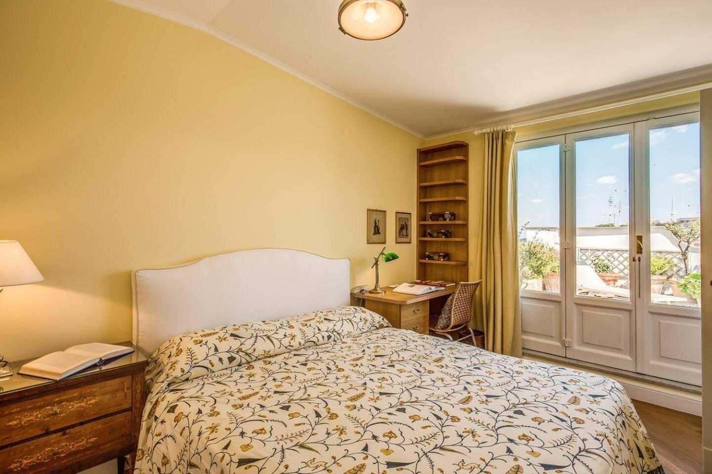Attic With Terrace Overlooking St Peters Basilica Rzym Zewnętrze zdjęcie