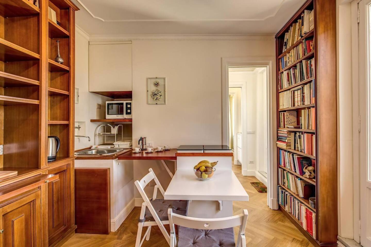 Attic With Terrace Overlooking St Peters Basilica Rzym Zewnętrze zdjęcie